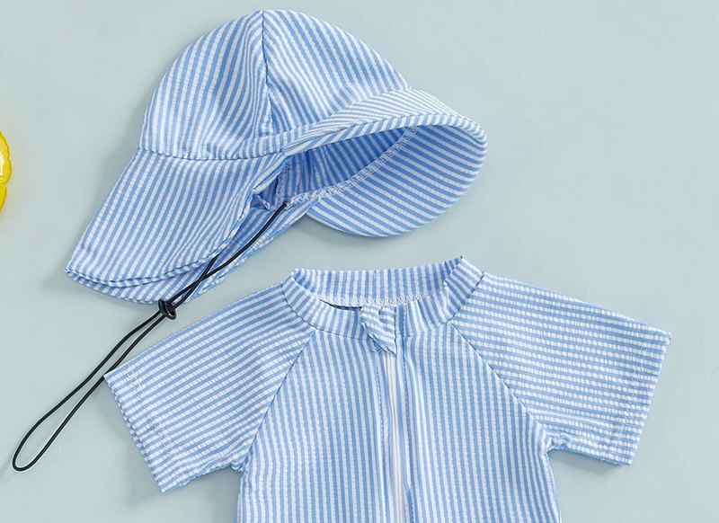 Traje de sol para bebé niño con gorro — rayas azules
