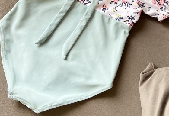 Traje de baño con manga abullonada para bebé niña — menta y flores
