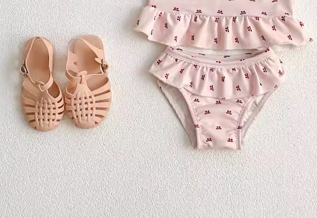 Conjunto tankini con gorro — estampado cereza