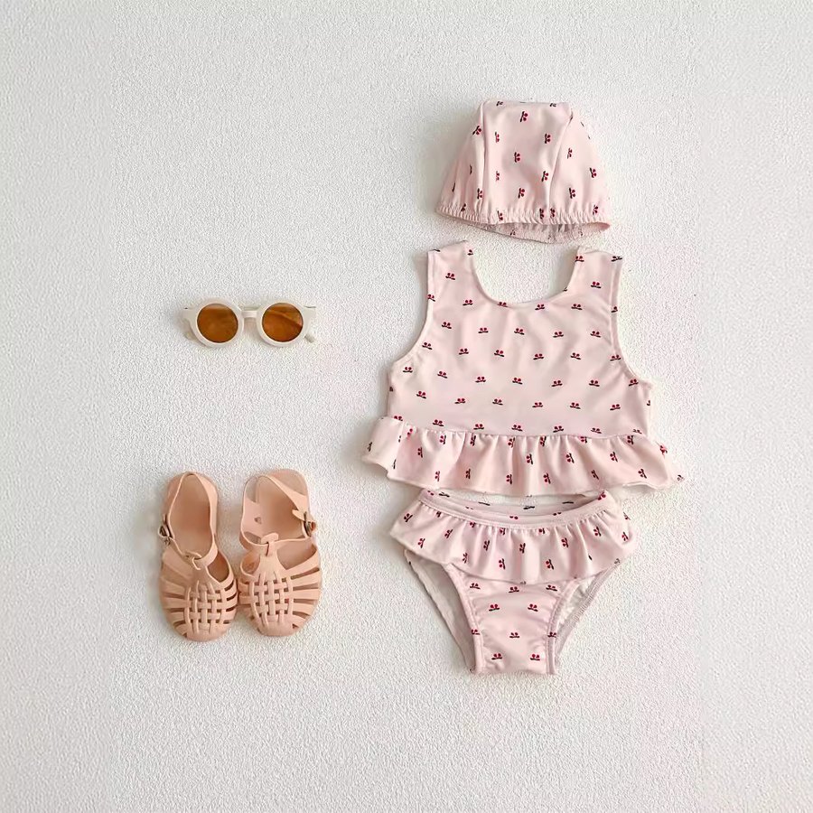 Conjunto tankini con gorro — estampado cereza