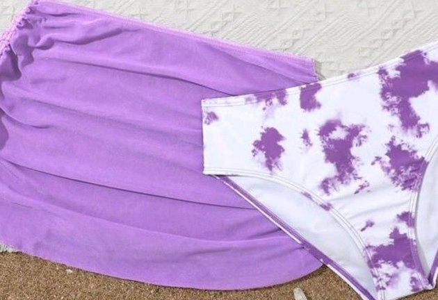 Conjunto bikini tie-dye con falda — morado