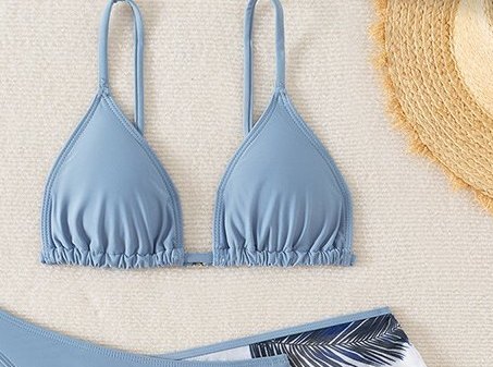 Conjunto bikini de 3 piezas para niña — azul y falda de palmeras